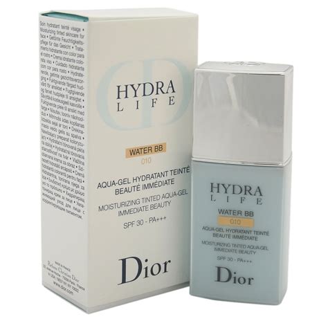 dior tinted moisturiser|Dior hydra life close up.